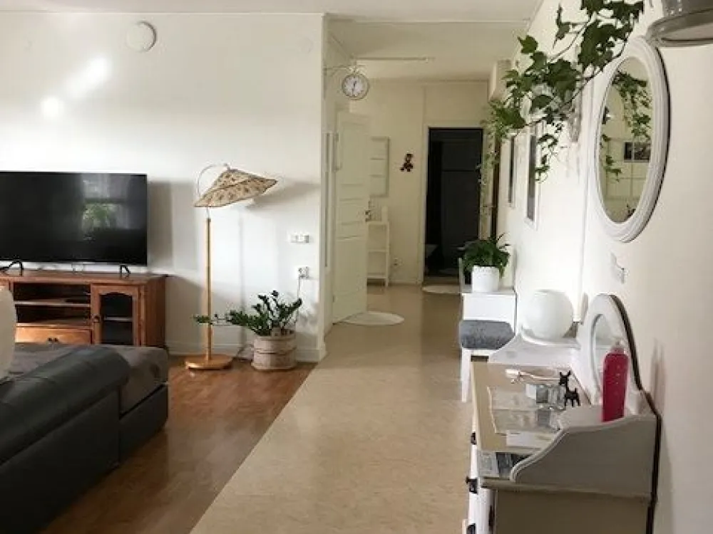 View over the living room and the hallway.